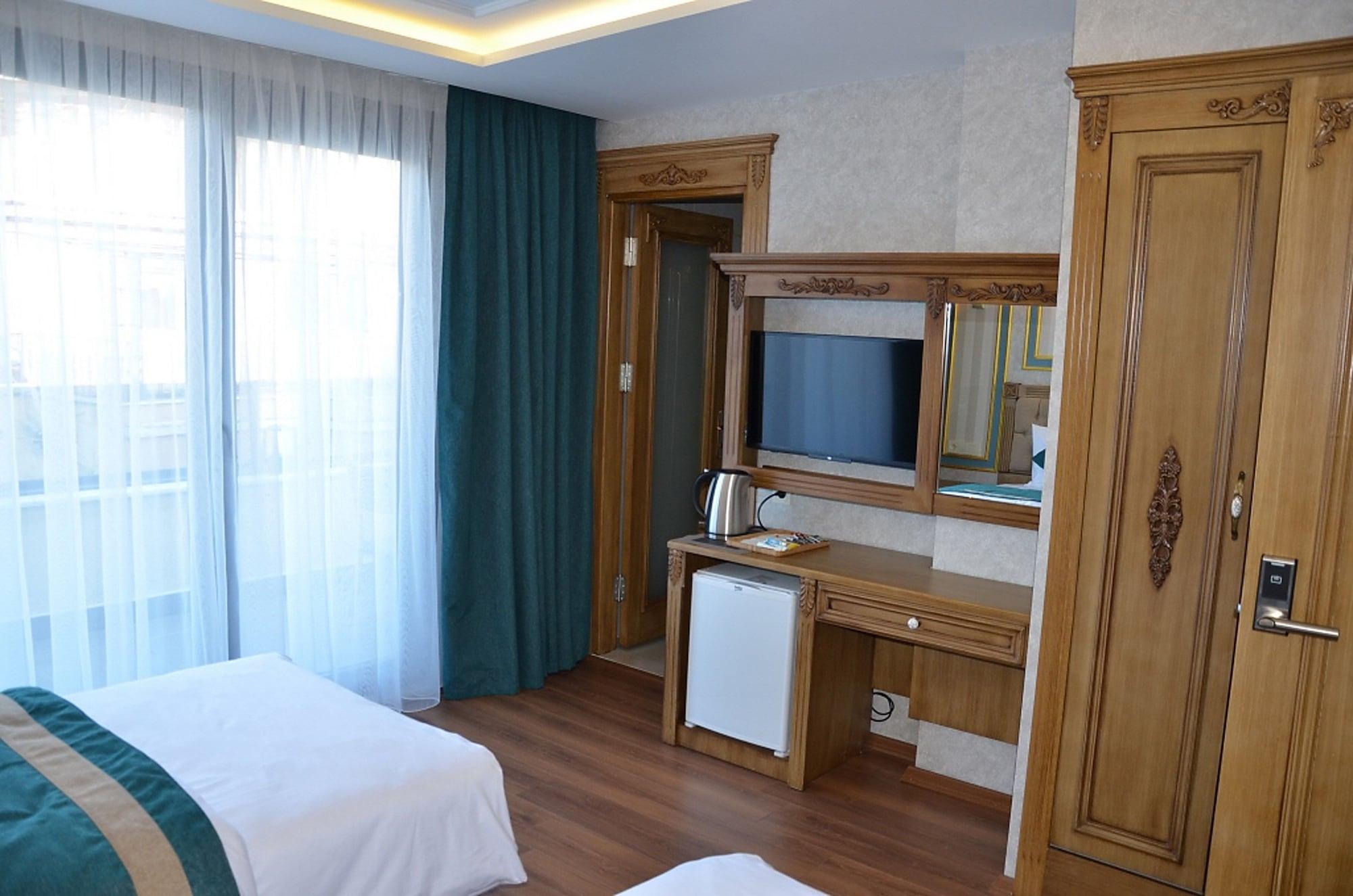 Ahmet Efendi Konagi Hotel Istanbul Ngoại thất bức ảnh A room at the hotel