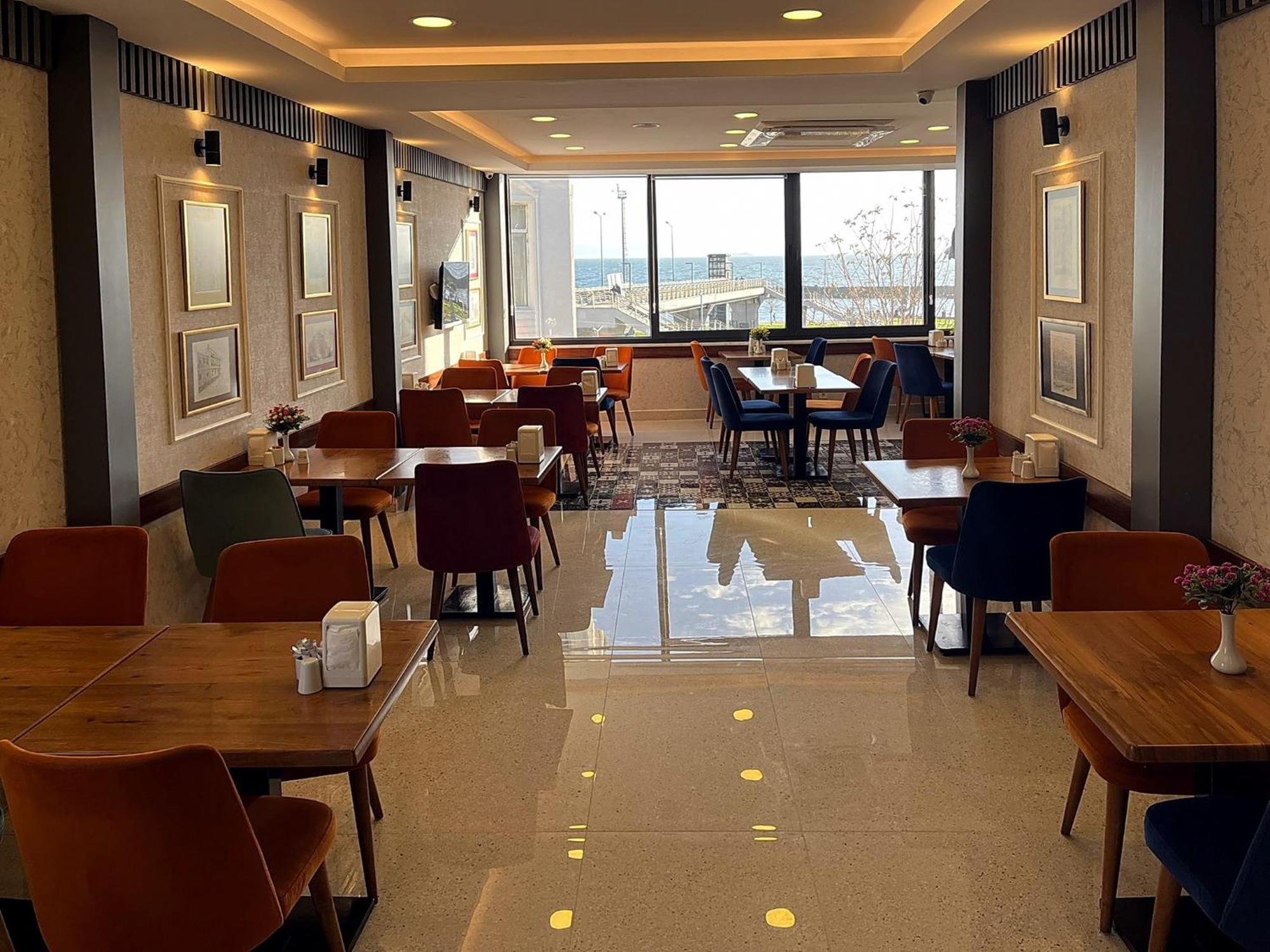 Ahmet Efendi Konagi Hotel Istanbul Ngoại thất bức ảnh The restaurant at the top of the tower