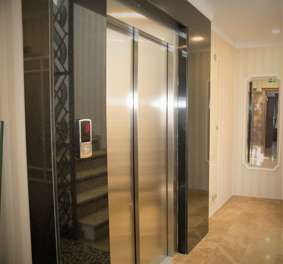 Ahmet Efendi Konagi Hotel Istanbul Ngoại thất bức ảnh A residential elevator