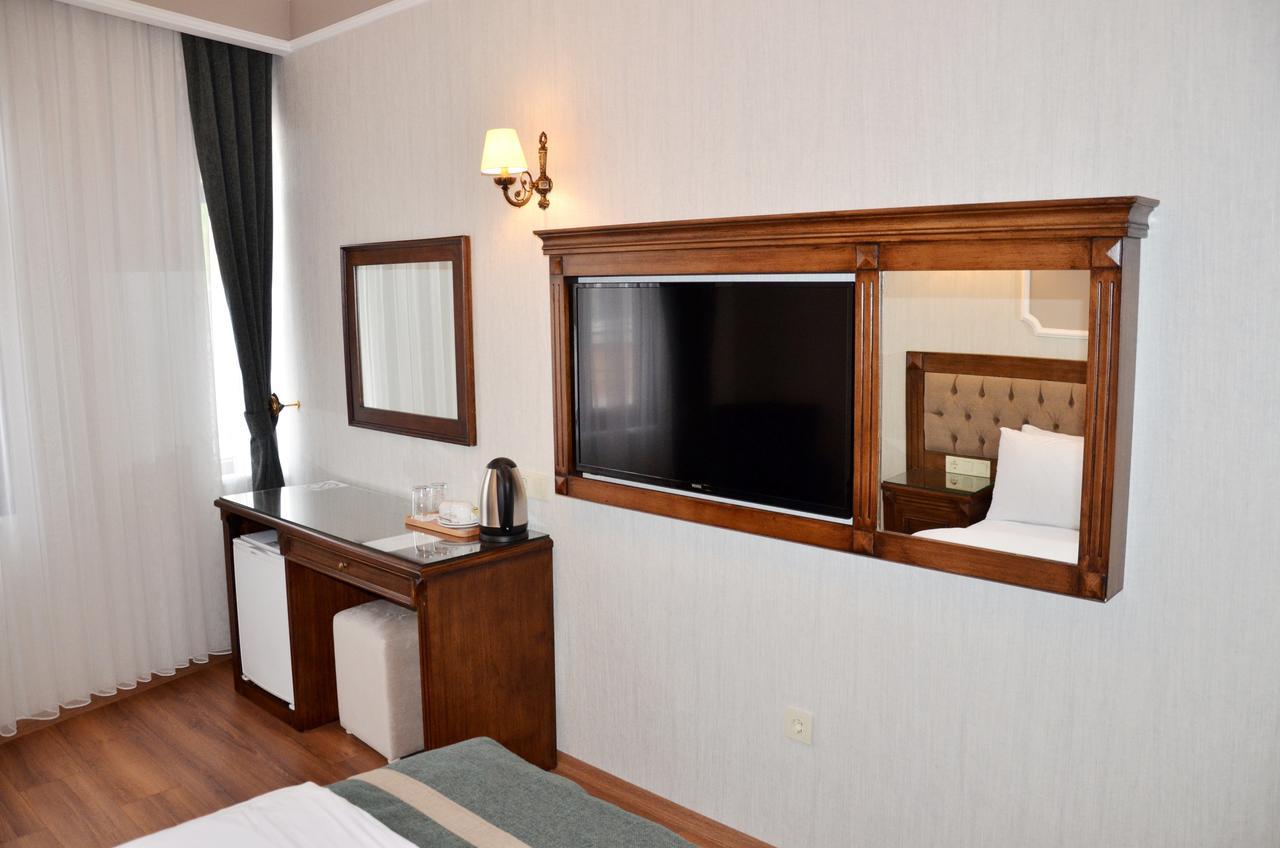 Ahmet Efendi Konagi Hotel Istanbul Ngoại thất bức ảnh A room at the hotel