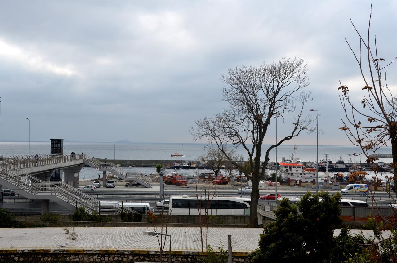 Ahmet Efendi Konagi Hotel Istanbul Ngoại thất bức ảnh View of the port of Huelva